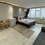 Blue Mansion Hotel&Flats